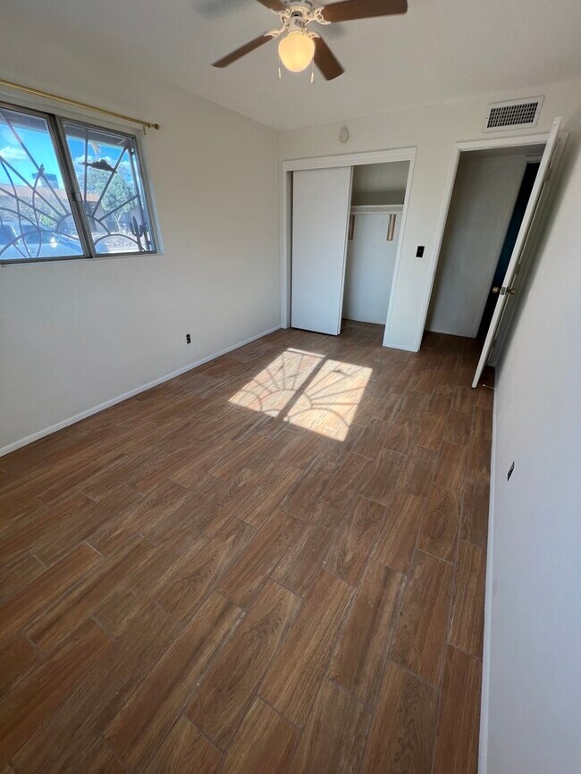 Building Photo - HOUSE FORE RENT
