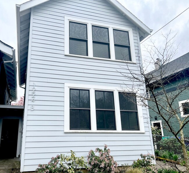 Building Photo - Roomy/Modern Two-Story, 1 Bedroom + Office and 1 Bath Home, Private Patio, Air Conditioning, Wash...