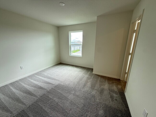 Building Photo - 651 Meadows Edge Pl