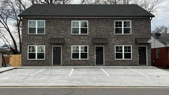 Primary Photo - 724 Commerce St