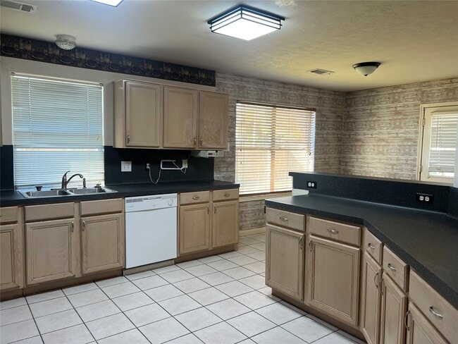 Building Photo - 6903 Kettlemar Dr
