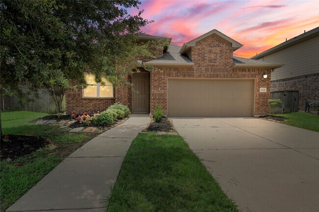 Building Photo - 2206 Hidden Meadow Ln