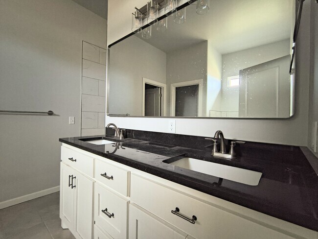 Building Photo - 2832 Wild Rose Ln