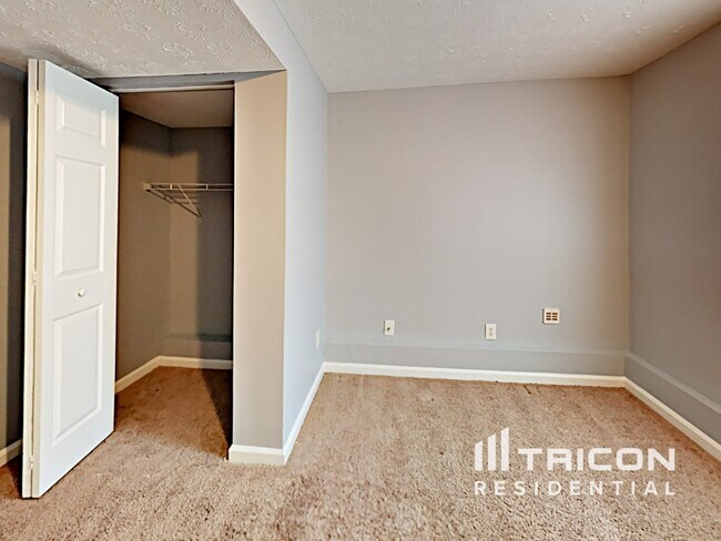 Building Photo - 5186 Hidden Meadow Ct