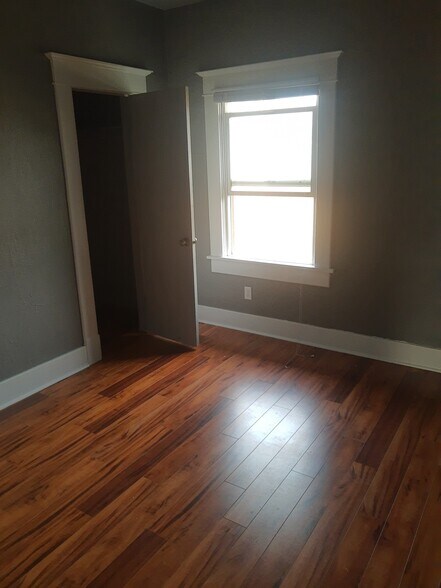 Building Photo - 1520 N Hayes Ave