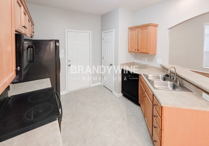 Building Photo - 2672 Bending Elm Dr