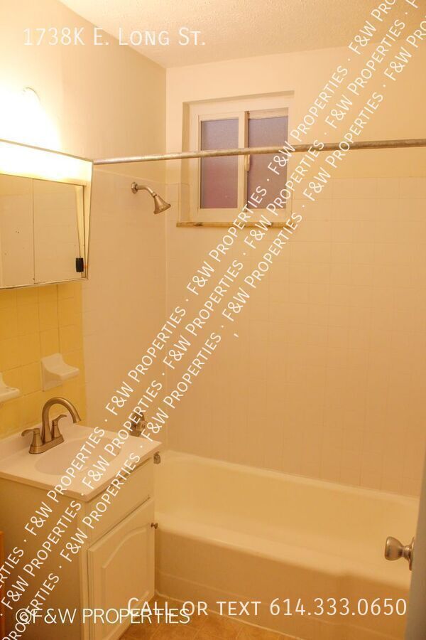 Building Photo - 1738K E Long St