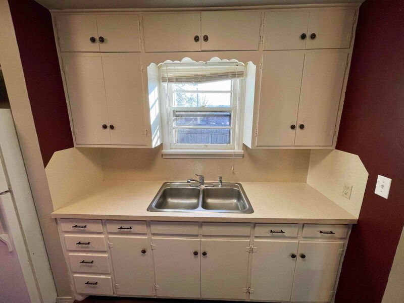 Building Photo - 1006 E Campbell St