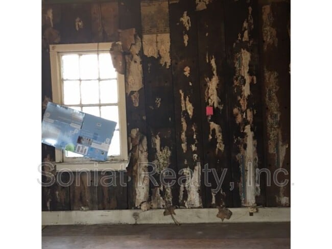 Building Photo - 1023 Clouet St