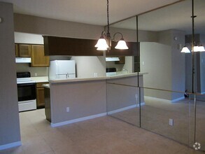 Building Photo - 17401 Red Oak Dr