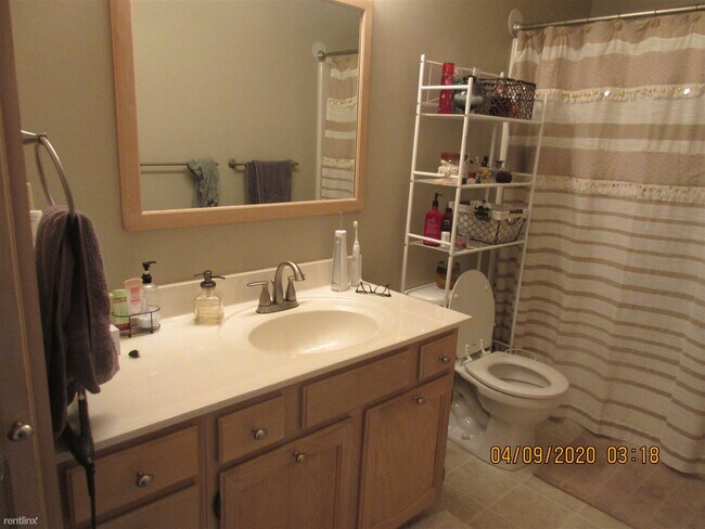 Building Photo - 2 br, 2 bath Condo - 2726 Sandstone Ter NE