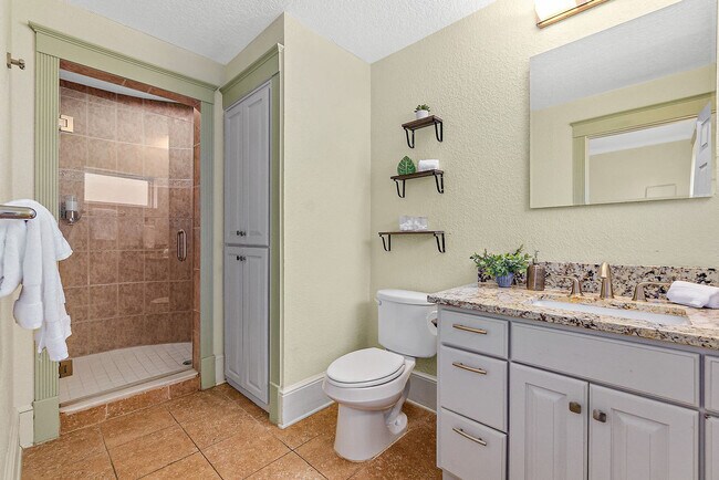 Building Photo - 92 Washington St