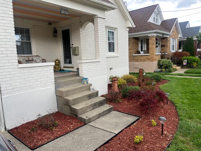 Building Photo - 1051 Reasor Ave
