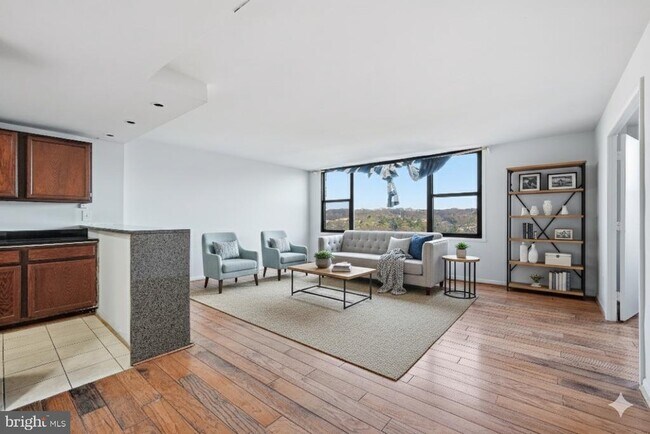 Building Photo - 4600 Duke St