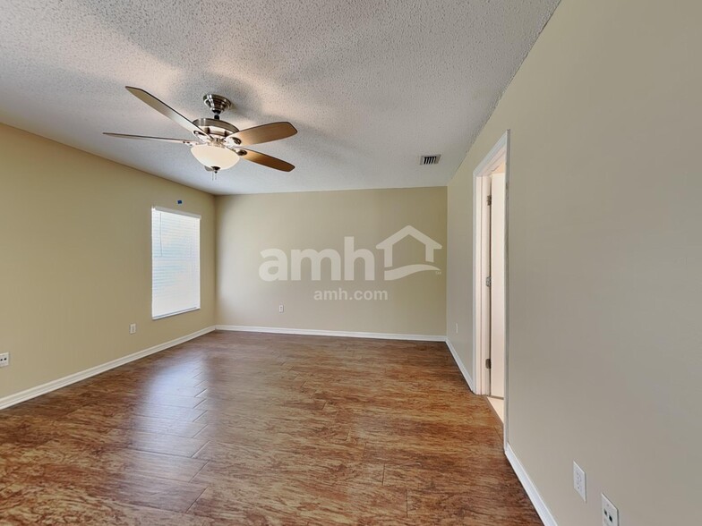 Building Photo - 2085 SE North Blackwell Dr