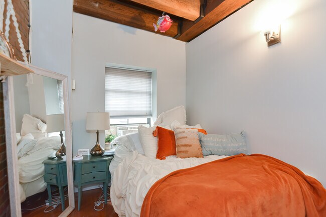 Building Photo - 99 Fulton St