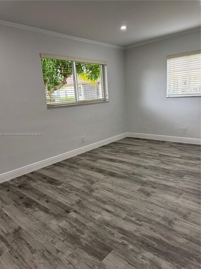 Building Photo - 11811 NW 5th Ct