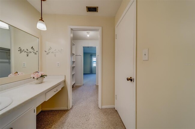 Building Photo - 1706 Belleair Forest Dr