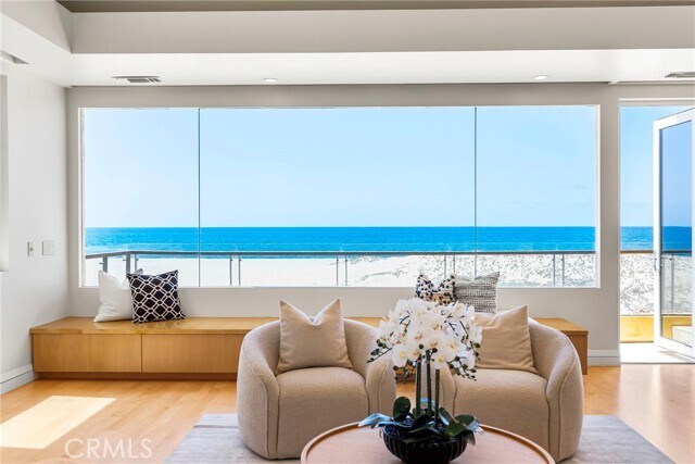 Building Photo - 1554 E Oceanfront