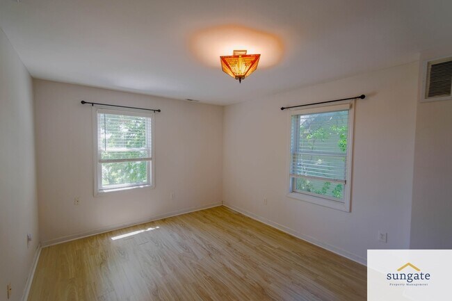 Building Photo - 3510 Hamilton Ave