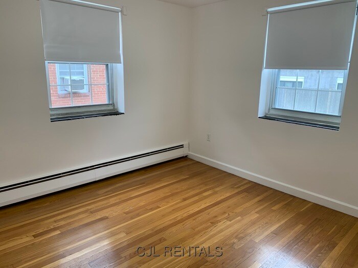 Building Photo - 19 N Union St