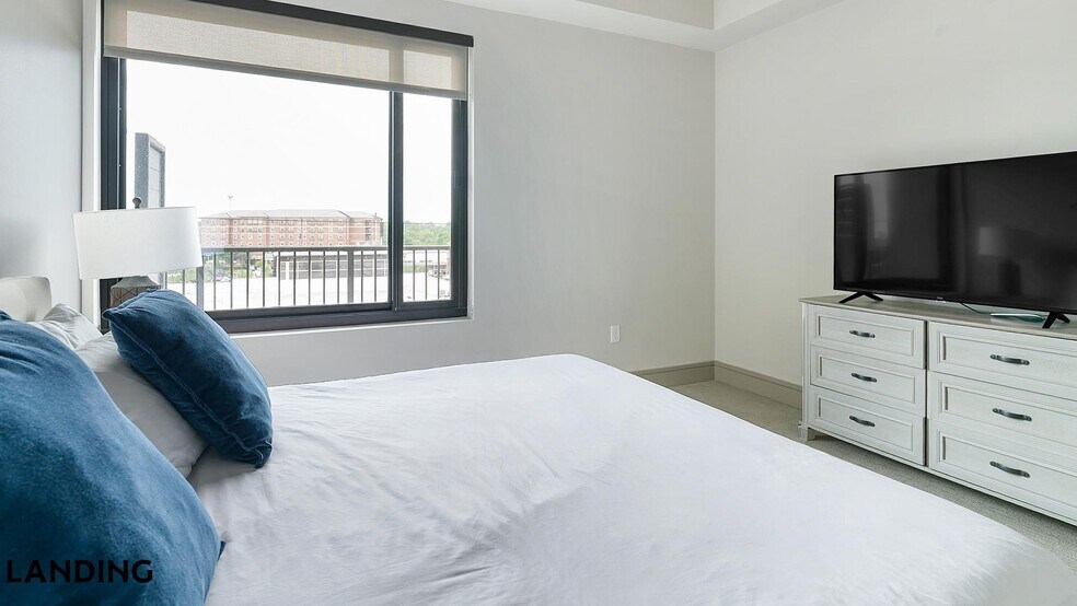 Building Photo - 1414 Wood Hollow Dr