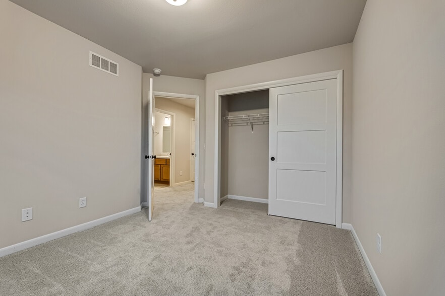 Building Photo - 1638 Happy Trails Rd