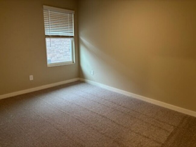 Building Photo - Home for rent