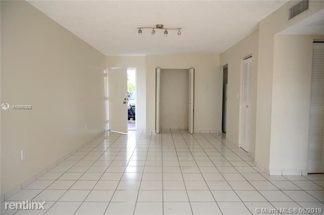 Building Photo - 2 br, 2 bath Condo - VILLA GRANDE CONDO