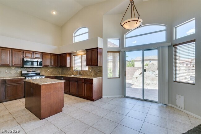 Building Photo - 3714 Bombastic Ct