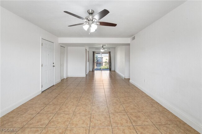 Building Photo - 12630 Kenwood Ln