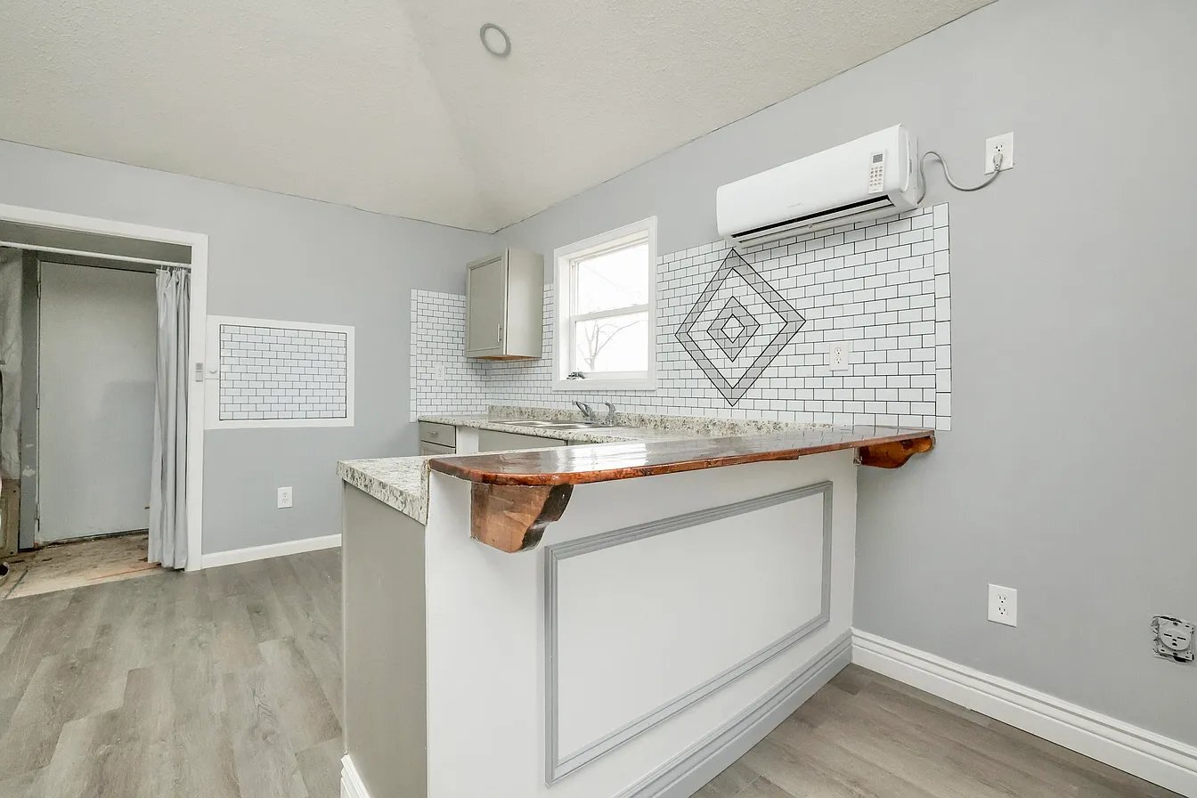 Building Photo - 305 Bass Ave