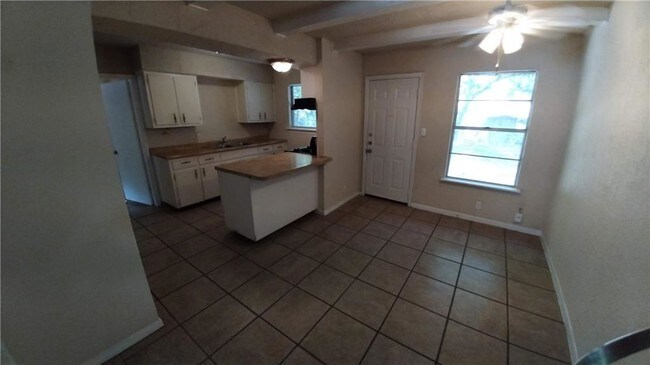 Building Photo - 5903 Breezewood Dr