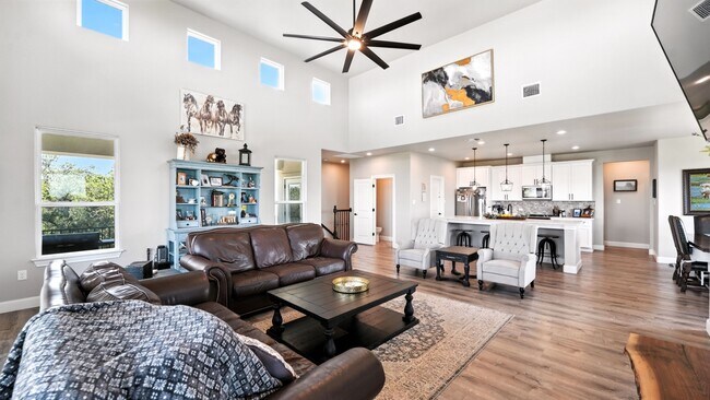 Building Photo - 2330 Sunset Ridge