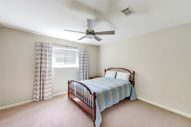 Building Photo - 1210 Shannon Valley Dr