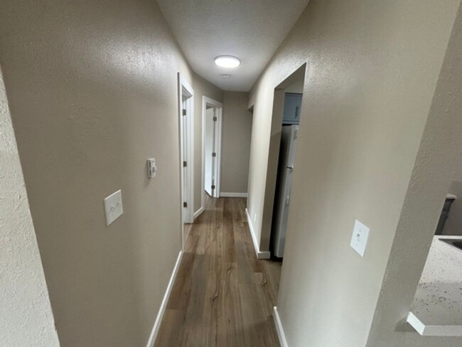 Building Photo - Fairview Apartments