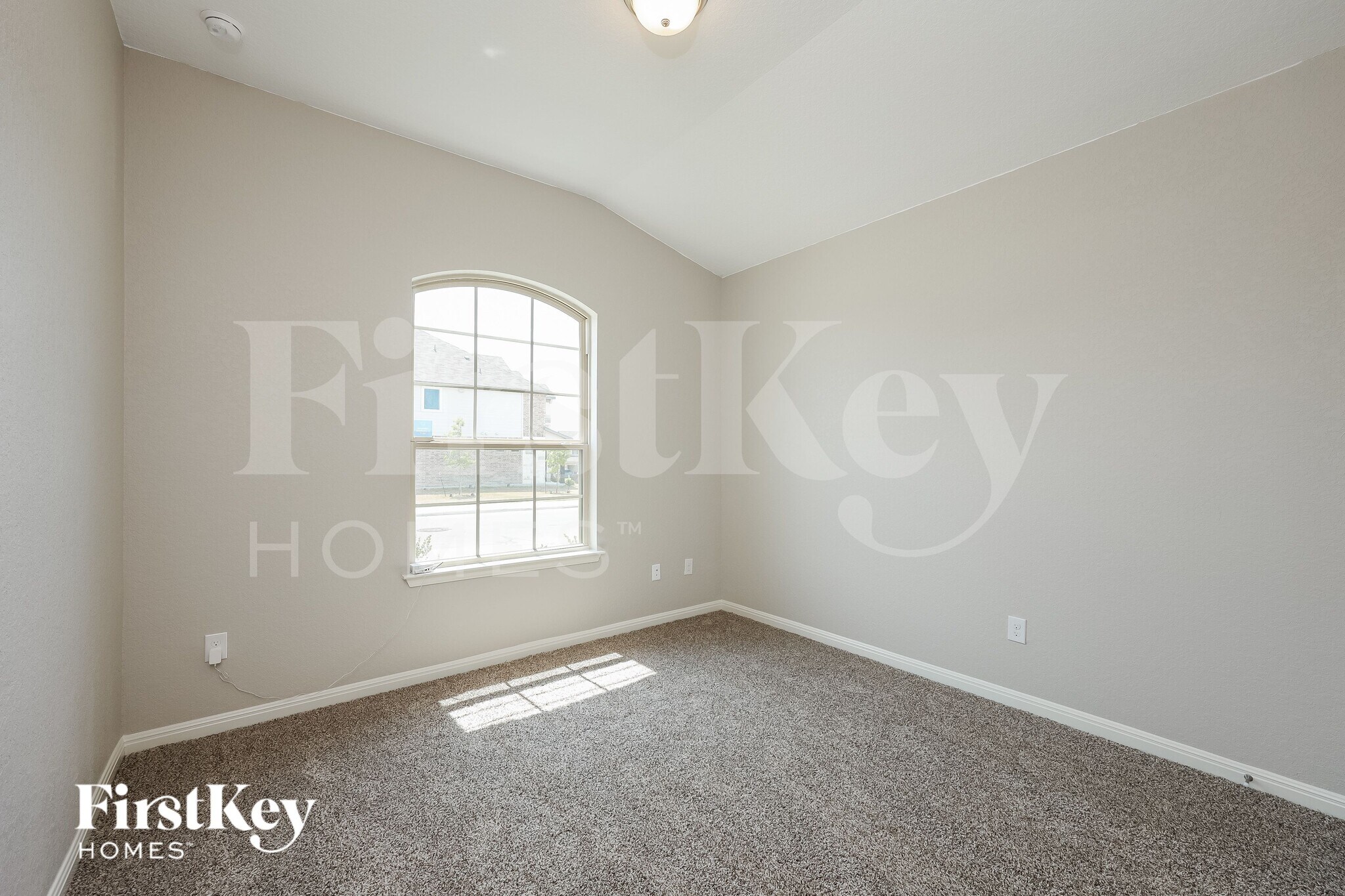 Building Photo - 2207 Tiptop Ln