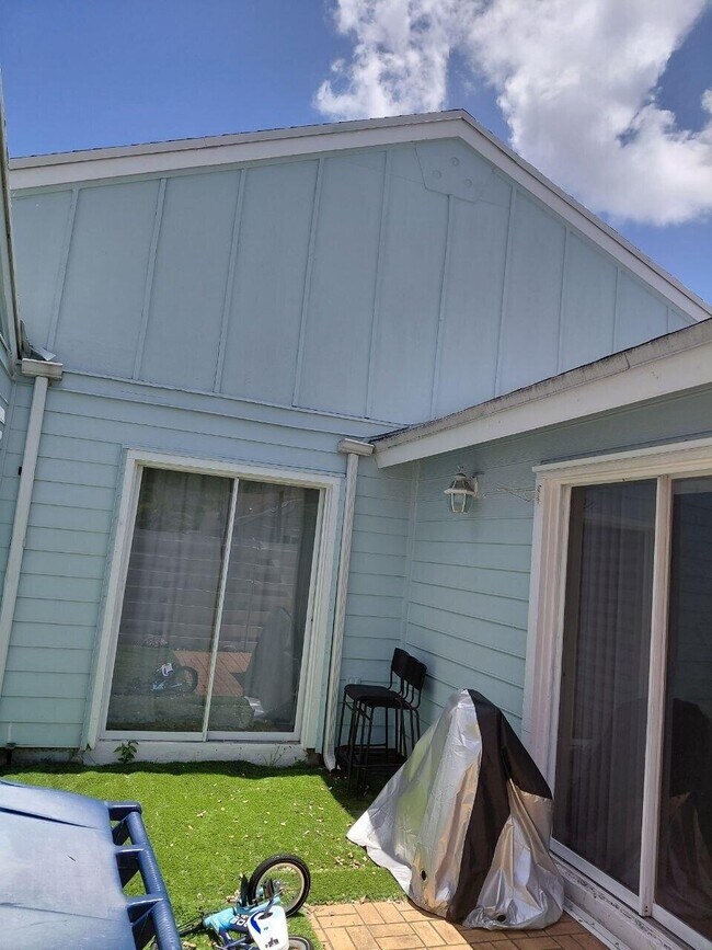 Building Photo - 13776 SW 149th Cir Ln