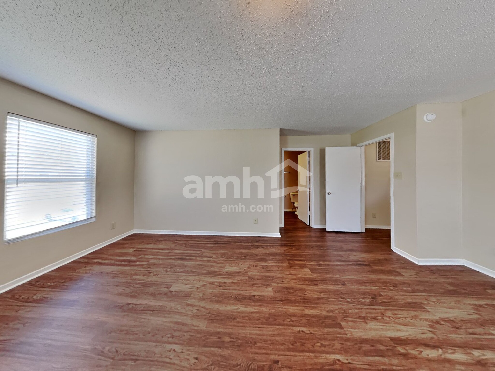 Building Photo - 2317 Bridlewood Dr