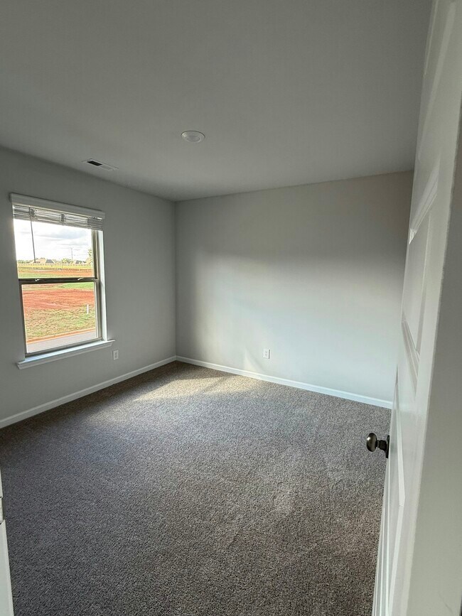 Building Photo - 16626 Maggie Ct