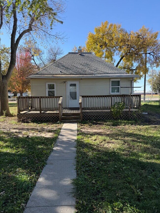 Building Photo - 3 Bedroom 1 Bathroom house