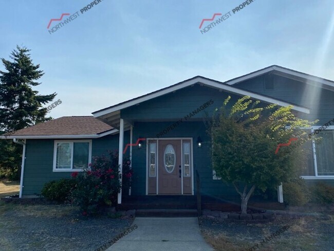 Building Photo - STATUS: *AVAILABLE* | R297 | $2600