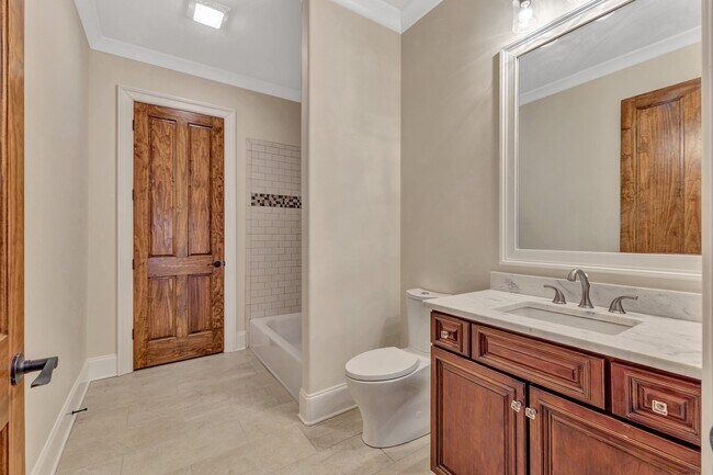 Building Photo - 5014 Mountview Pl