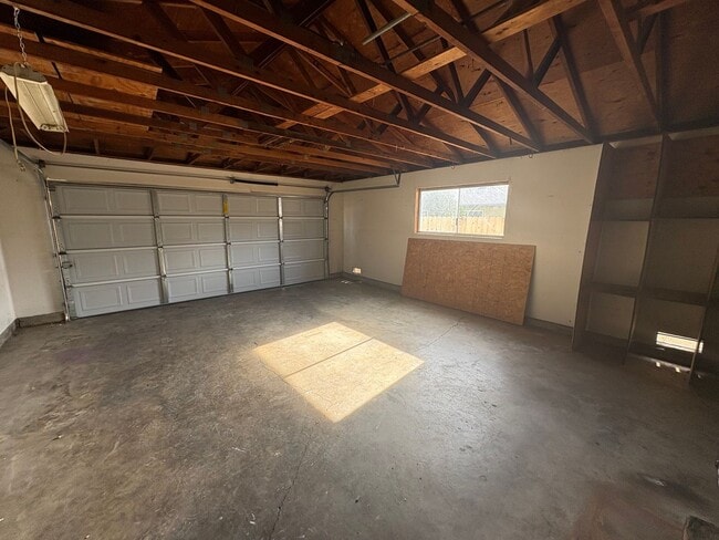 Building Photo - Spacious NW Visalia Home Rent Ready!