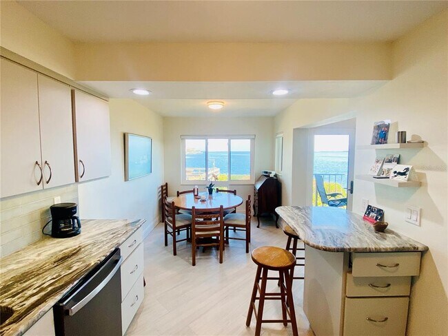 Building Photo - 1515 Pinellas Bayway S