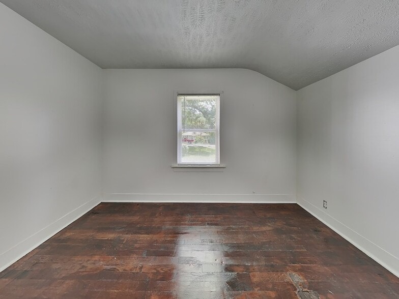 Building Photo - 542 S Evelyn Pl NW