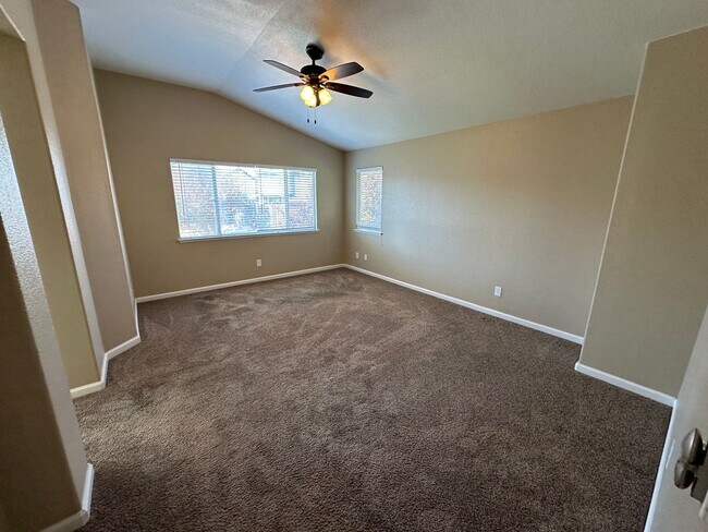 Building Photo - Beautiful Remodeled 4 Bedroom, 3 Bath Home