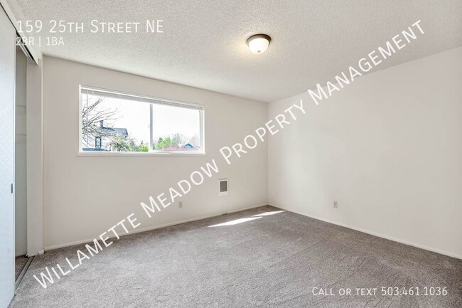 Building Photo - Spacious Updated 2 Bedroom 1 Bath Upstairs...