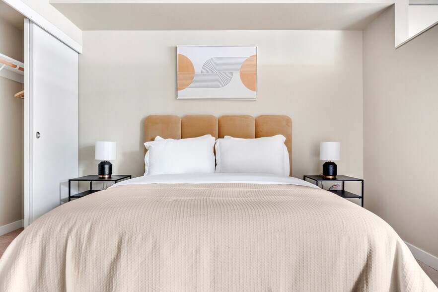 Building Photo - 101 Taylor Ave N