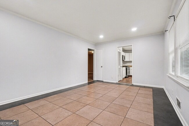 Building Photo - 2874 Cheney St